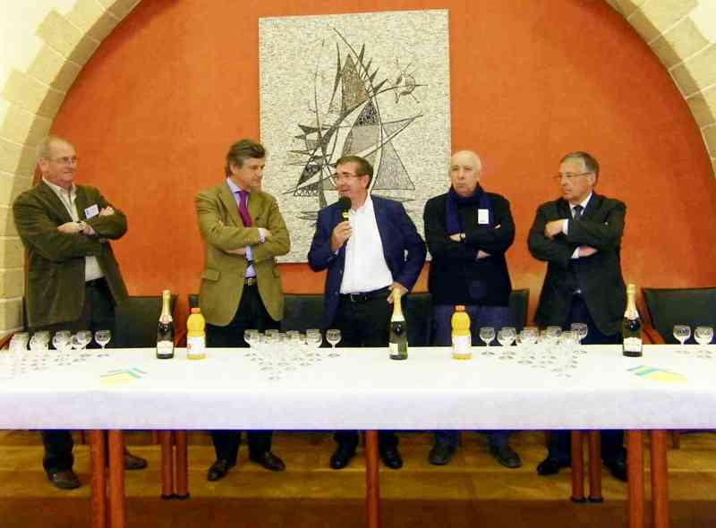 2_100_4411 (Poncet).jpg - Un petit  speech  pour commencer...